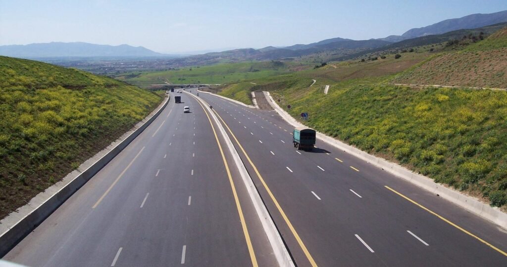 الطريق_السيار_شرق_غرب2